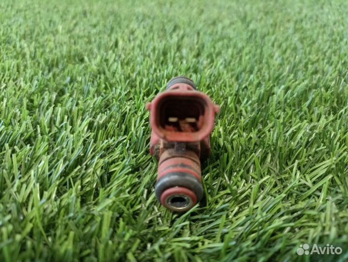 Форсунка топливная Nissan Primera P12 QG18DE