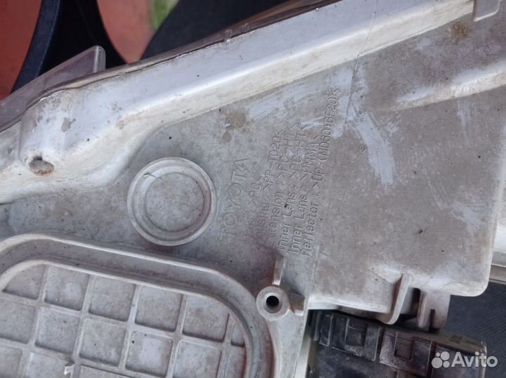 Фары на toyota camry 40