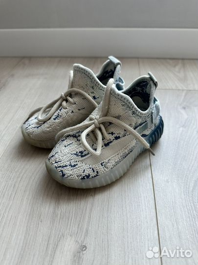 Кроссовки 24