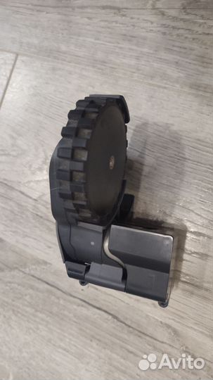 Колесо левое Xiaomi Roborock S5. Нерабочее