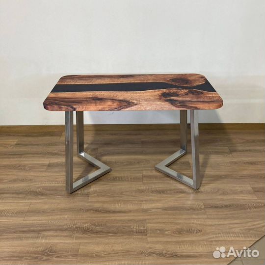 Кухонный стол 'Central Channel'