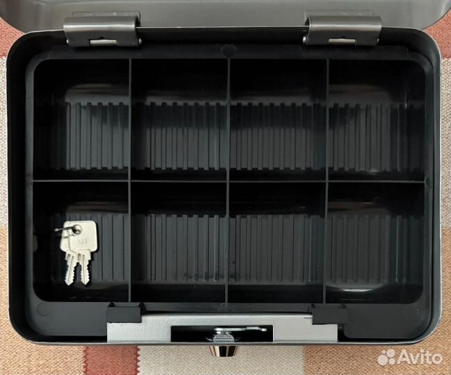 Кэшбокс с ключевым замком, германия