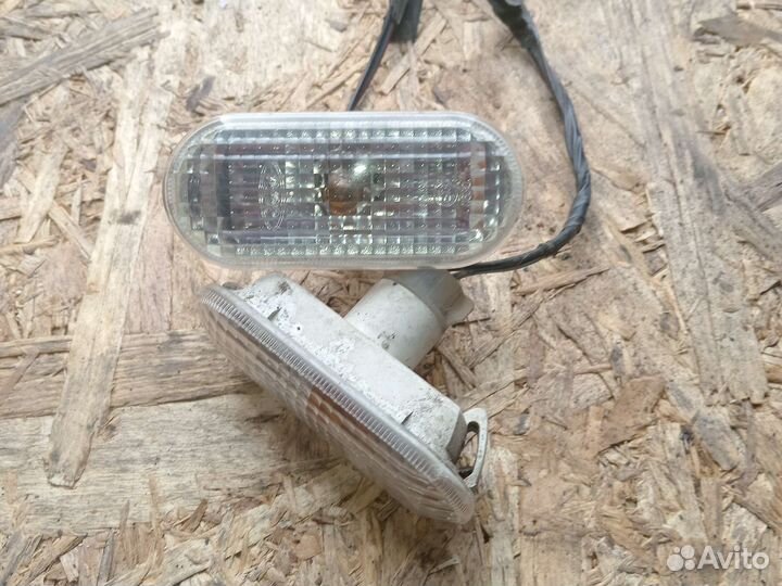 Поворотники переднего крыла Ford focus 2