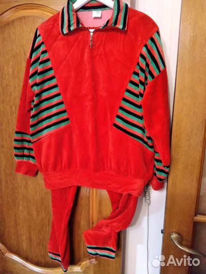 Спортивный костюм женский