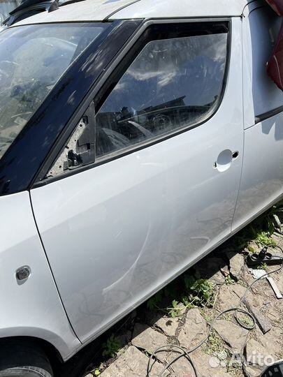 Левая передняя дверь Skoda fabia praktik
