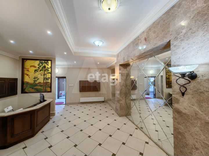 4-к. квартира, 173,7 м², 2/4 эт.