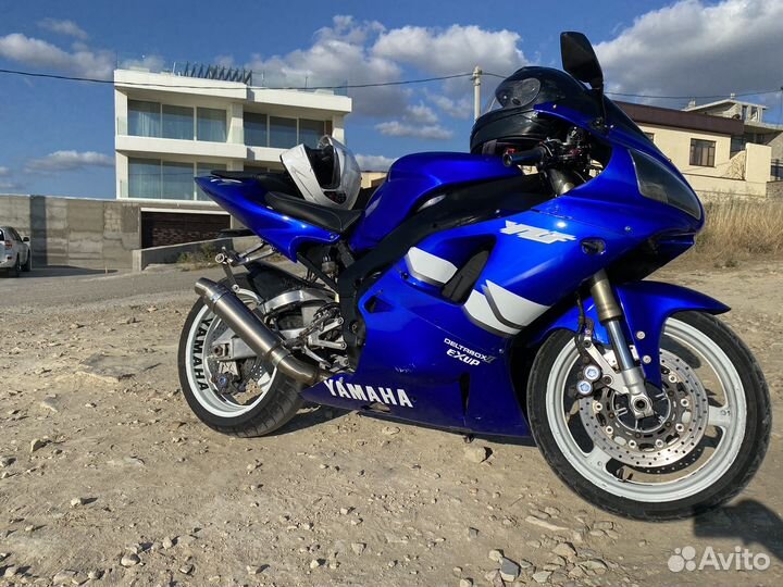 Yamaha r 1
