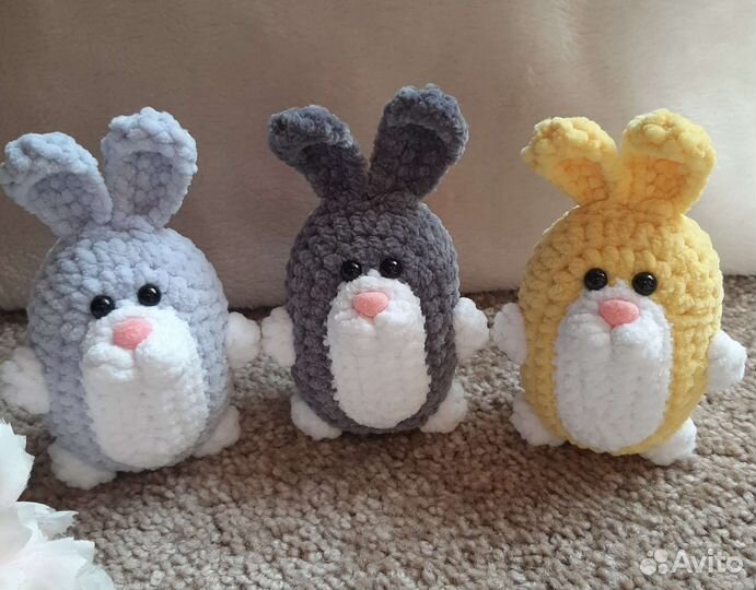 Брелок из плюшевой пряжи