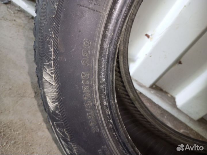 Bridgestone Blizzak Revo2 R16