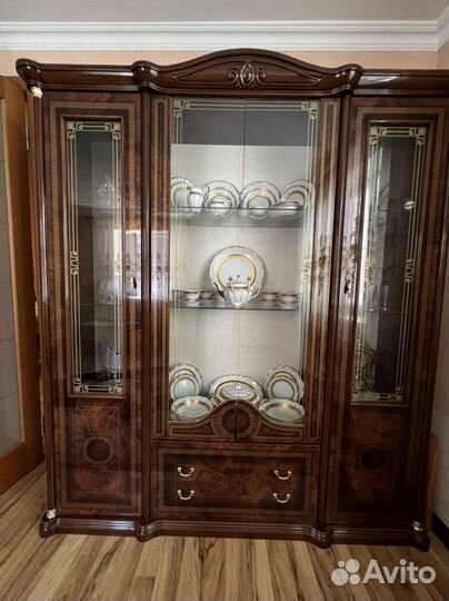 Сервиз столовый и чайный