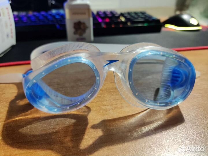 Очки для плавания speedo