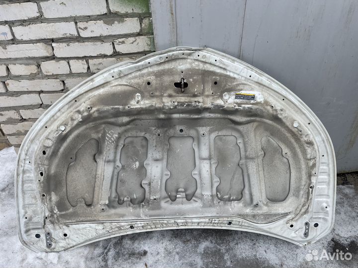 Капот toyota corolla 180