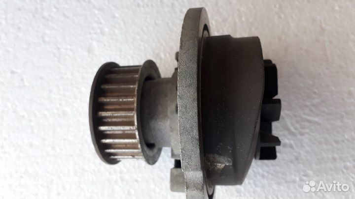 Помпа Опель Зафира 1.6