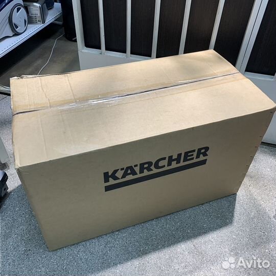 Моющий пылесос Karcher puzzi 10/1 (27607)