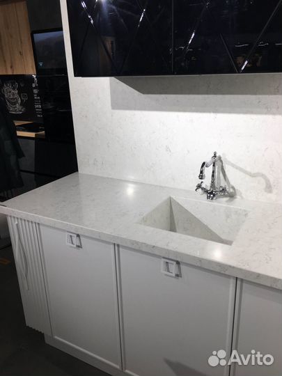 Столешница из искусственного камня (акрил, кварц)