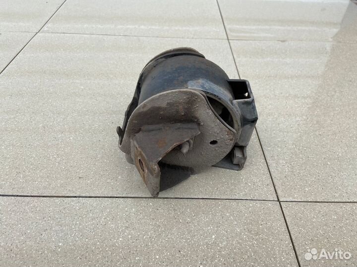 Подушка двигателя задняя Volkswagen Golf 2