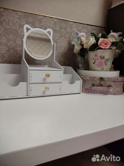 Туалетный столик с зеркалом детский