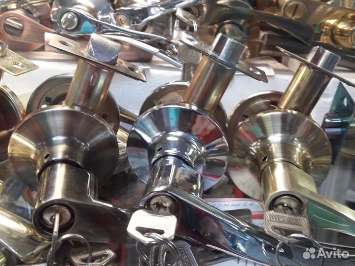 Ручка дверная с замком