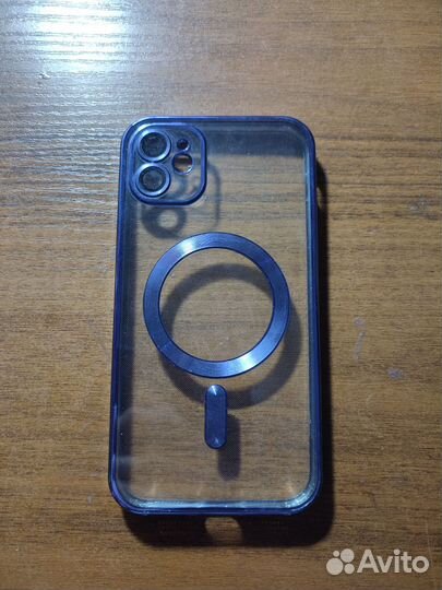 Чехлы на телефон iPhone 11