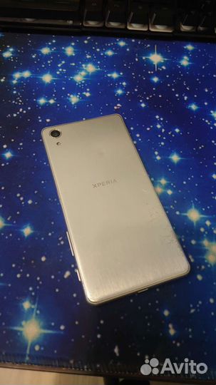 Телефон Sony Xperia X Performance