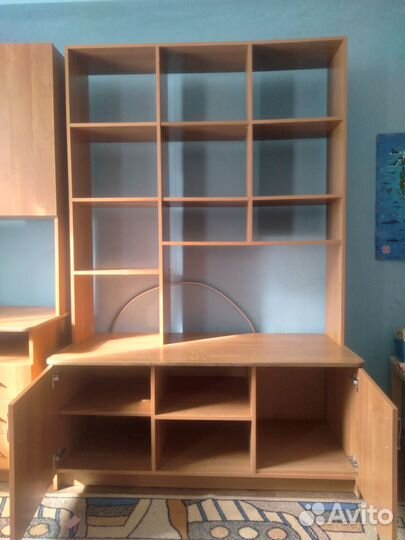 Стеллаж и стол