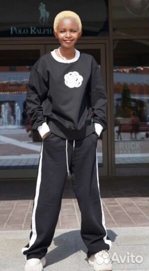 Новый портивный костюм (черный,белый)