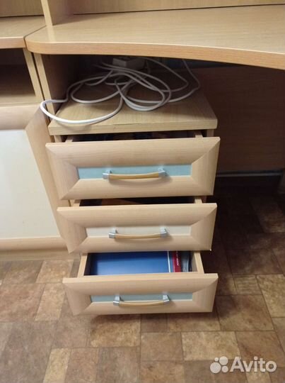 Комплект мебели - уголок школьника + шкаф