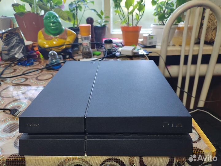 Игровая приставка ps4
