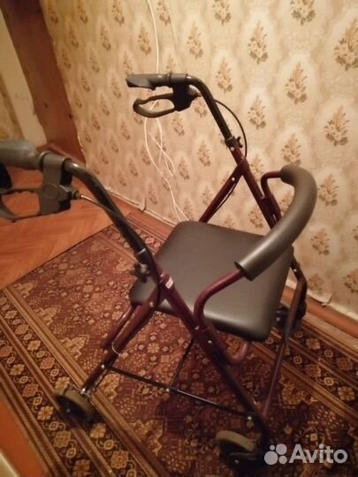 Ходунки для взрослых на колесах