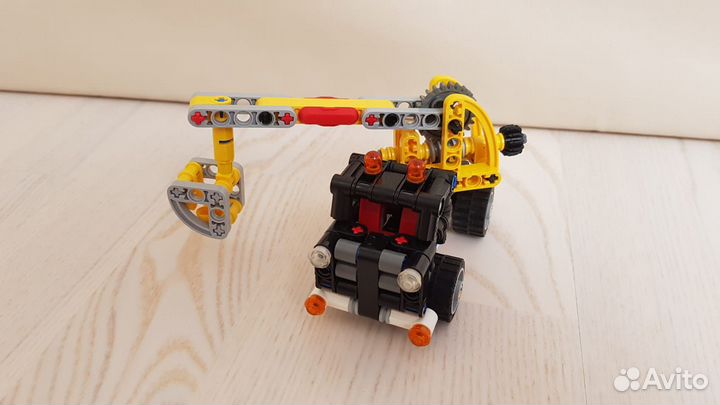 Подъемный автокран Lego Technic