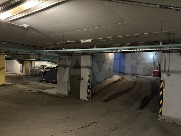 Машиноместо, 18 м²