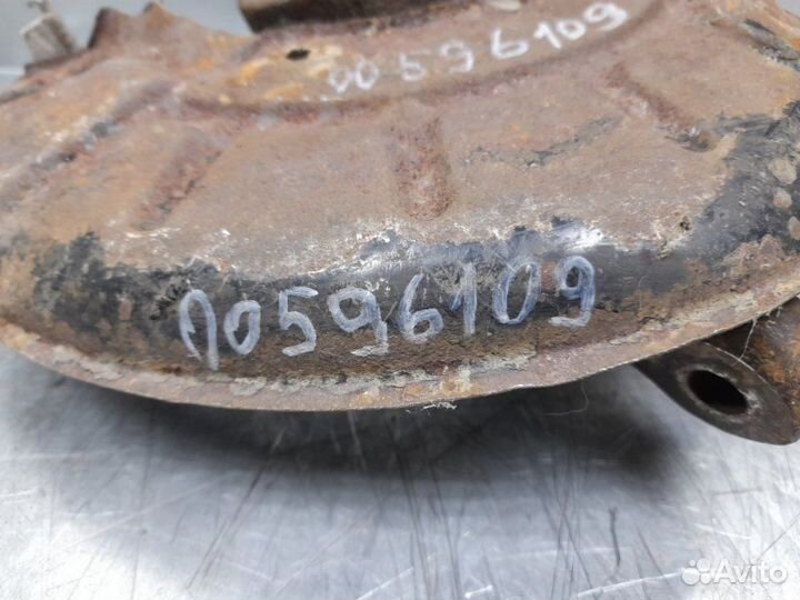 Кулак поворотный передний левый Volkswagen Golf