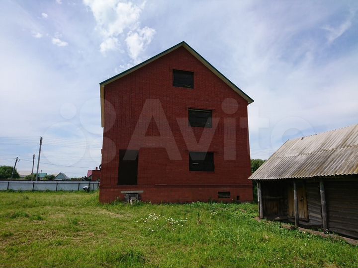 Коттедж 302,9 м² на участке 24 сот.