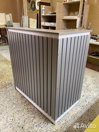 Стойка ресепшн,лаборатория