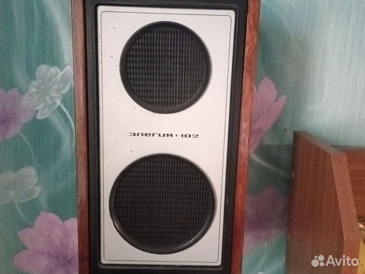 Проигрыватель винила + 70 пластинок