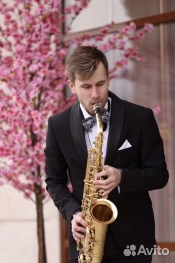Саксофонист на концерт на 10 декабря