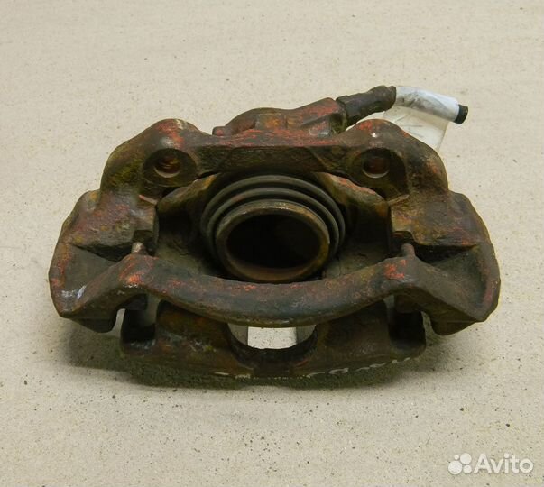 Суппорт передний левый Audi 80 B3