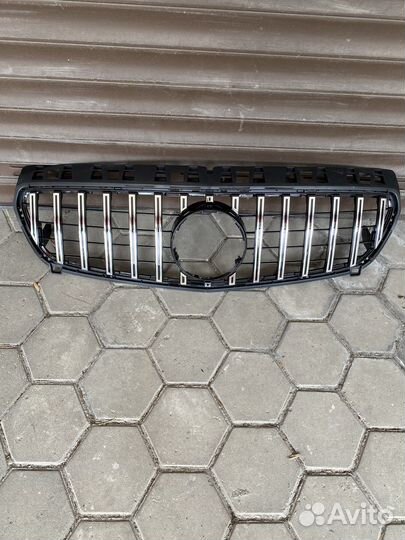 Решетка радиатора новая mercedes Gla x156