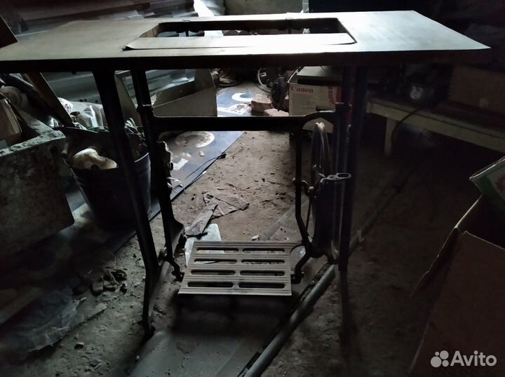 Стол для швейной машинки