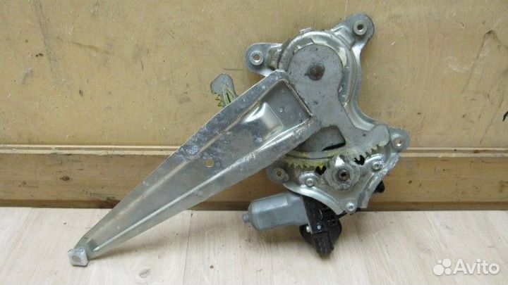 Стеклоподъемник задний правый Toyota Rav 4 2006-13