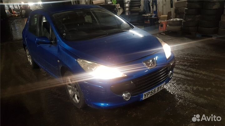 Разбор на запчасти Peugeot 307