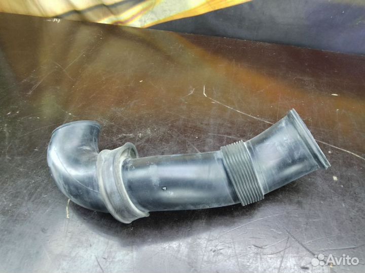 Патрубок воздушного фильтра 7L6129752A 3633