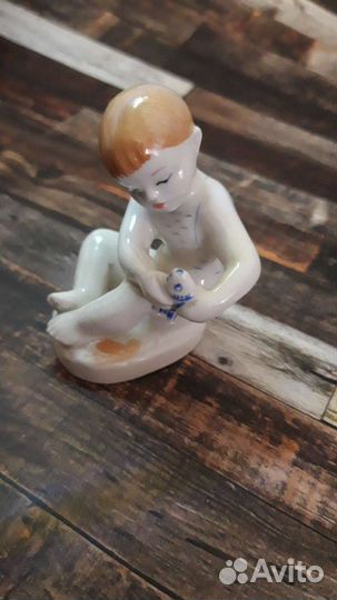 Статуэтка СССР мальчик с рыбкой