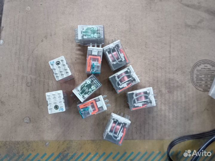 Реле CR-M024DC3 24B DC 3пк (10A)