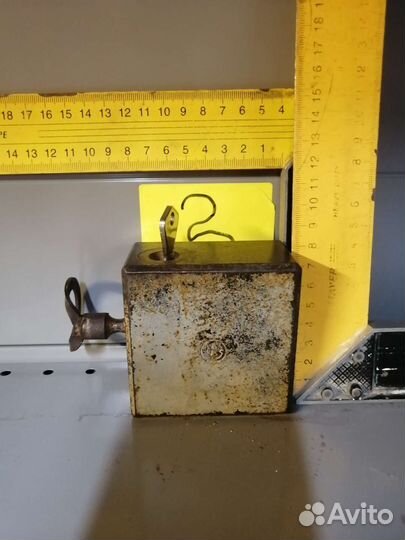 Замок дверной бу