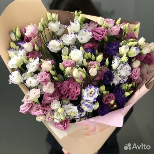 Букет из разноцветных эустом 45 шт