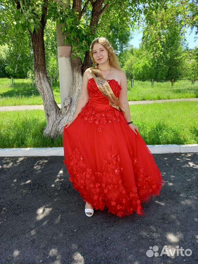 Вечернее платье