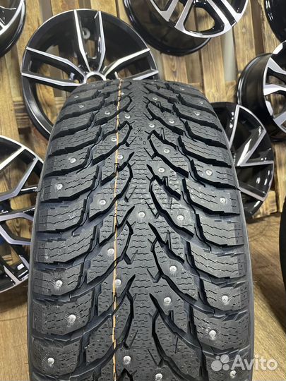 Nokian Tyres Hakkapeliitta 9 235/45 R18 98T