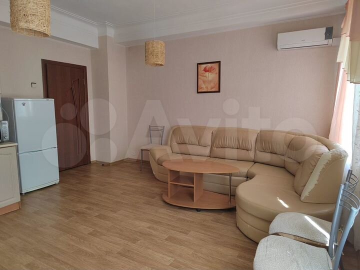 2-к. квартира, 70 м², 2/4 эт.