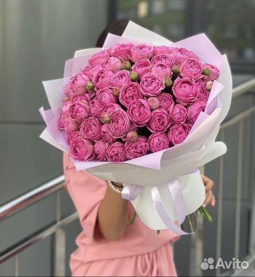 Пионовидные розы 51 штука